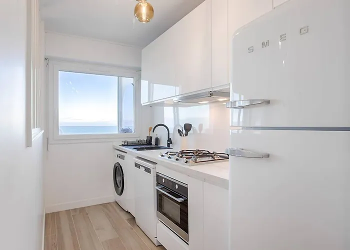 Les Pieds Dans L'eau - 4 Pers. - Fr-1-788-53 *