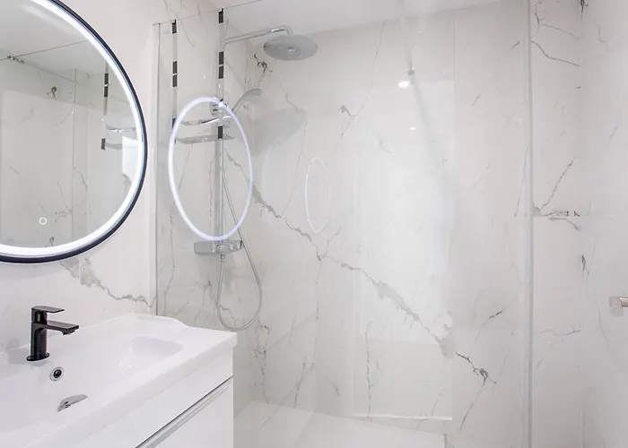 Les Pieds Dans L'eau - 4 Pers. - Fr-1-788-53 *