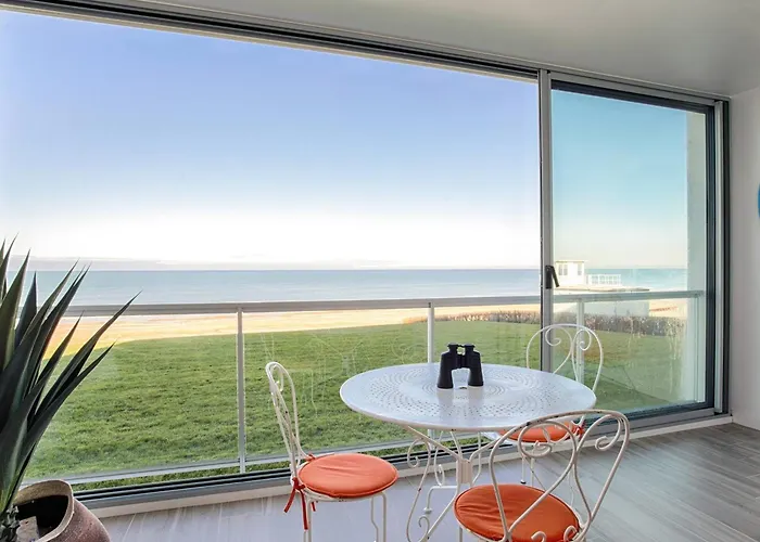 Les Pieds Dans L'eau - 4 Pers. - Fr-1-788-53 *